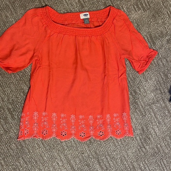 Old Navy, never worn, off the shoulder, youth girls top - Picture 2 of 2